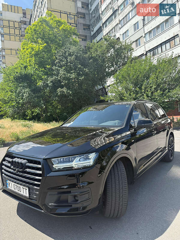 Внедорожник / Кроссовер Audi Q7 2018 в Киеве