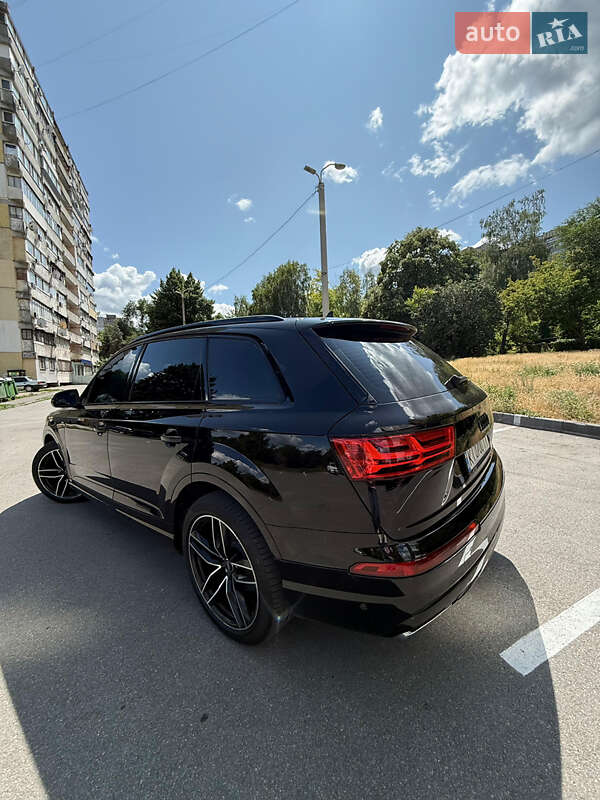 Внедорожник / Кроссовер Audi Q7 2018 в Киеве