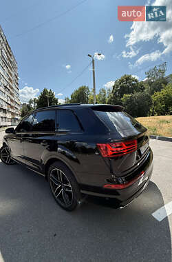 Внедорожник / Кроссовер Audi Q7 2018 в 