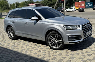 Внедорожник / Кроссовер Audi Q7 2017 в 
