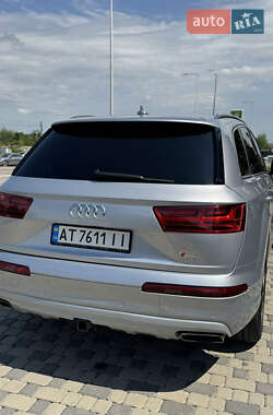 Внедорожник / Кроссовер Audi Q7 2017 в 