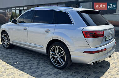Внедорожник / Кроссовер Audi Q7 2017 в 