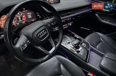Внедорожник / Кроссовер Audi Q7 2017 в 