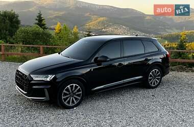 Внедорожник / Кроссовер Audi Q7 2021 в 