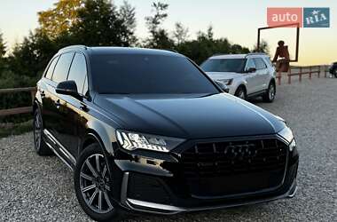Внедорожник / Кроссовер Audi Q7 2021 в 