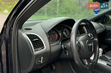Внедорожник / Кроссовер Audi Q7 2010 в 