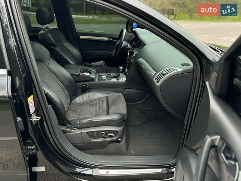 Внедорожник / Кроссовер Audi Q7 2010 в Луцке