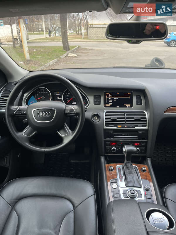 Внедорожник / Кроссовер Audi Q7 2014 в Кривом Роге