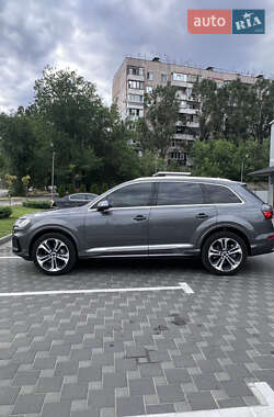 Внедорожник / Кроссовер Audi Q7 2023 в 