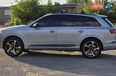 Внедорожник / Кроссовер Audi Q7 2018 в 