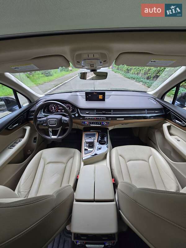 Позашляховик / Кросовер Audi Q7 2016 в Києві