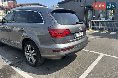 Внедорожник / Кроссовер Audi Q7 2010 в 