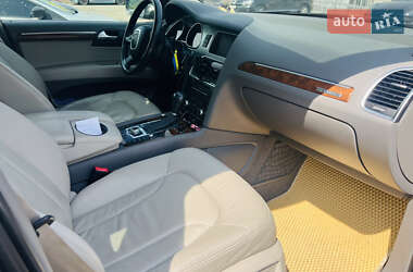 Внедорожник / Кроссовер Audi Q7 2010 в 