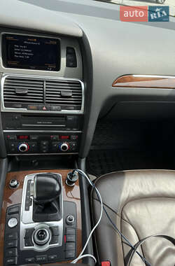 Внедорожник / Кроссовер Audi Q7 2015 в 