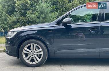 Внедорожник / Кроссовер Audi Q7 2017 в 