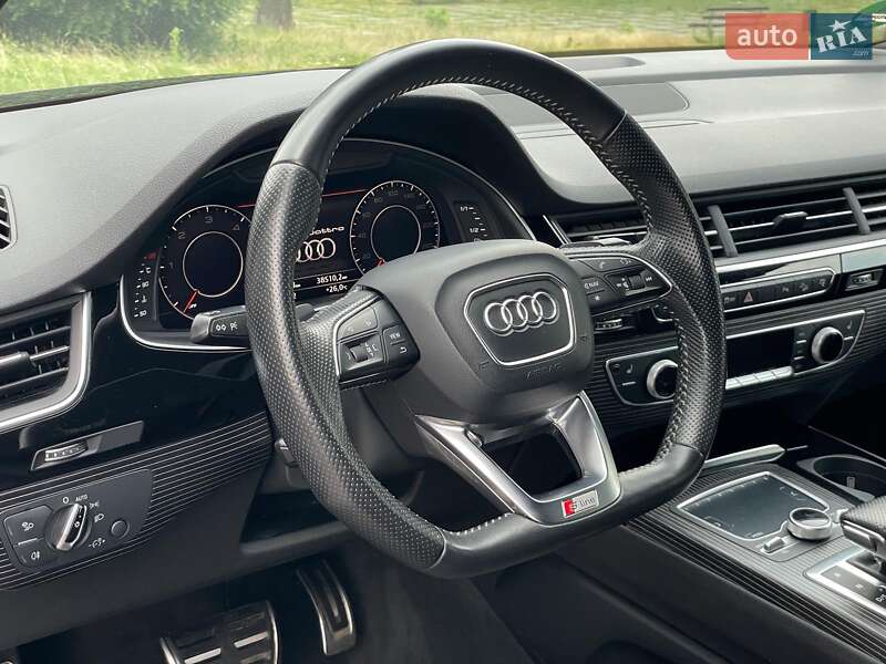 Позашляховик / Кросовер Audi Q7 2017 в Києві