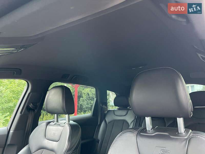 Позашляховик / Кросовер Audi Q7 2017 в Києві