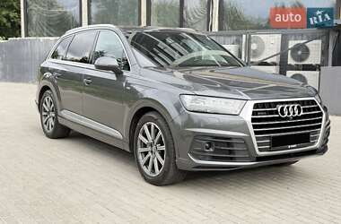 Внедорожник / Кроссовер Audi Q7 2016 в 