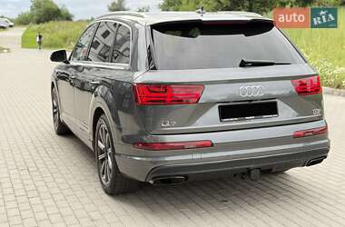 Внедорожник / Кроссовер Audi Q7 2016 в 