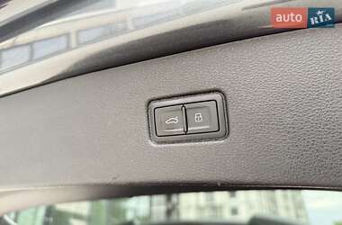 Внедорожник / Кроссовер Audi Q7 2016 в 