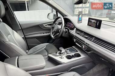 Внедорожник / Кроссовер Audi Q7 2016 в 