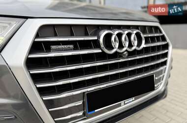 Внедорожник / Кроссовер Audi Q7 2016 в 
