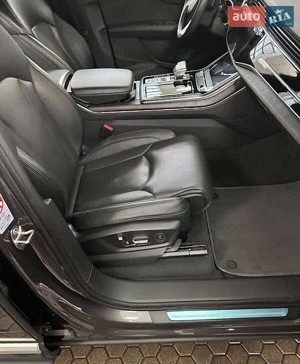 Позашляховик / Кросовер Audi Q7 2020 в Києві
