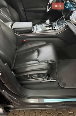 Внедорожник / Кроссовер Audi Q7 2020 в 