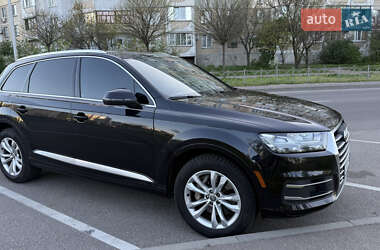 Внедорожник / Кроссовер Audi Q7 2016 в 