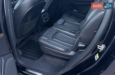 Внедорожник / Кроссовер Audi Q7 2016 в 