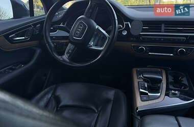 Внедорожник / Кроссовер Audi Q7 2016 в 