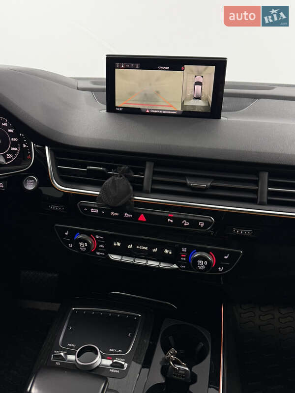 Внедорожник / Кроссовер Audi Q7 2017 в Одессе