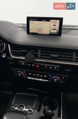 Внедорожник / Кроссовер Audi Q7 2017 в 
