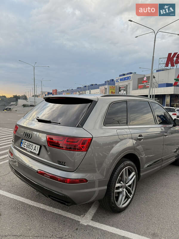 Позашляховик / Кросовер Audi Q7 2017 в Дніпрі