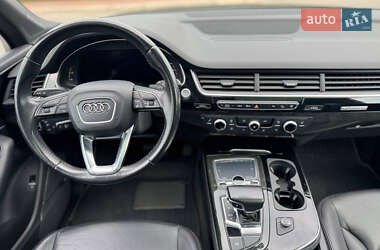 Внедорожник / Кроссовер Audi Q7 2016 в 