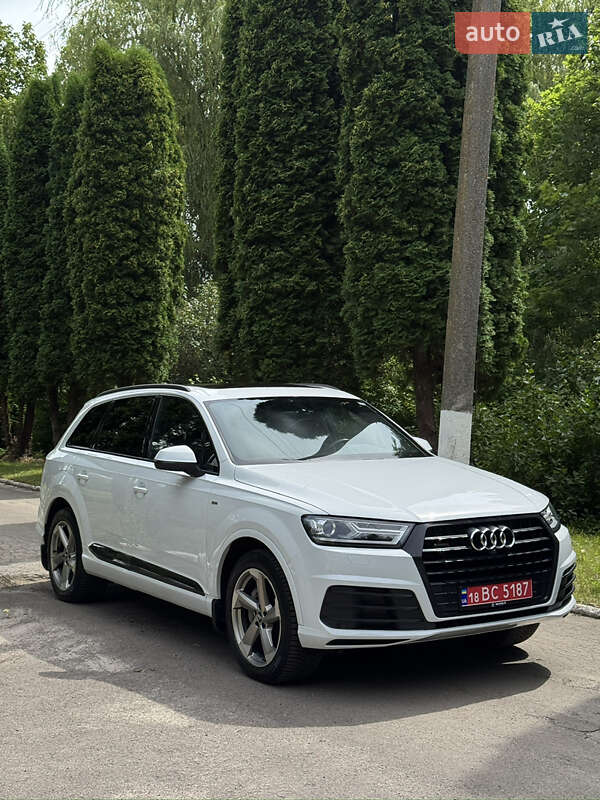 Внедорожник / Кроссовер Audi Q7 2017 в Ровно