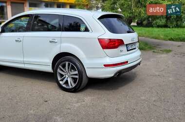 Внедорожник / Кроссовер Audi Q7 2015 в 