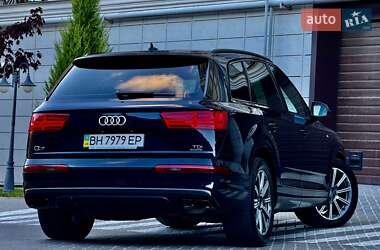 Внедорожник / Кроссовер Audi Q7 2017 в 