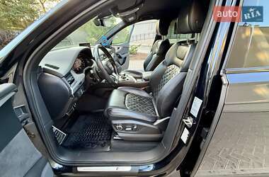 Внедорожник / Кроссовер Audi Q7 2017 в 