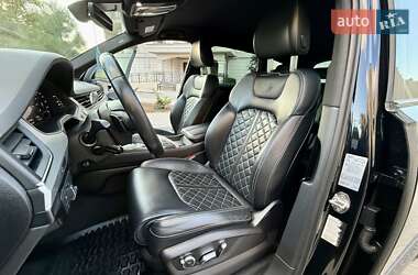 Внедорожник / Кроссовер Audi Q7 2017 в 