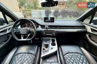 Внедорожник / Кроссовер Audi Q7 2017 в 