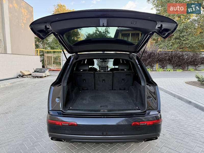 Позашляховик / Кросовер Audi Q7 2017 в Одесі