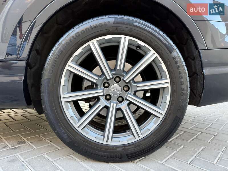 Позашляховик / Кросовер Audi Q7 2017 в Одесі