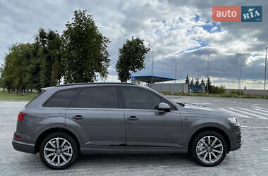 Внедорожник / Кроссовер Audi Q7 2018 в 