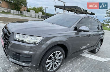 Внедорожник / Кроссовер Audi Q7 2018 в 