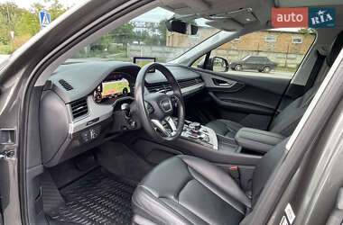 Внедорожник / Кроссовер Audi Q7 2018 в 