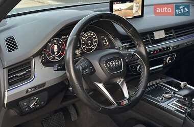 Внедорожник / Кроссовер Audi Q7 2015 в 