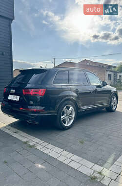 Внедорожник / Кроссовер Audi Q7 2018 в 