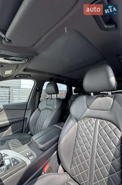 Внедорожник / Кроссовер Audi Q7 2018 в 