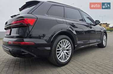 Внедорожник / Кроссовер Audi Q7 2020 в 